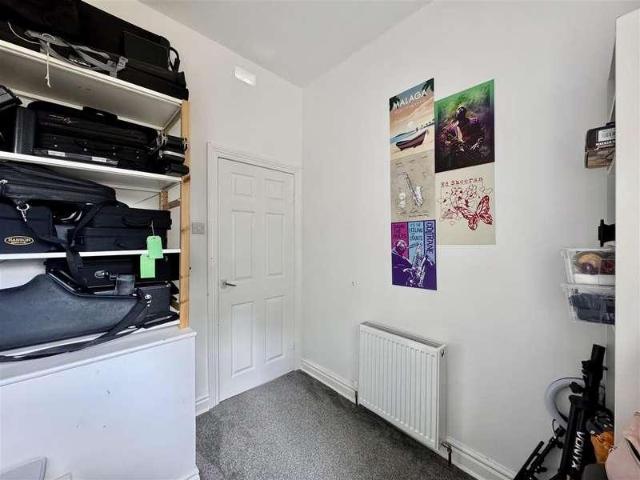 House for sale in Huddersfield, Crosland Hill