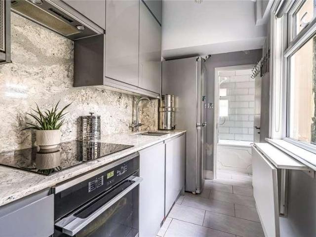 House for sale in Clewer New Town, Windsor