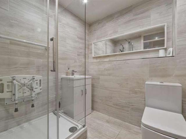 House for sale in Frogmore, Five Acres