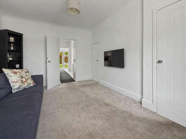 House for sale in Queens Park, Bournemouth