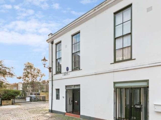 House for sale in Queen's Park, Greater London