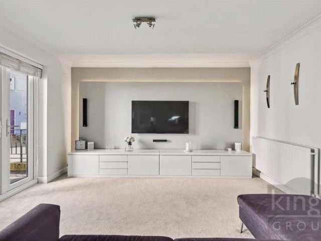 House for sale in Hertford, Colliers End
