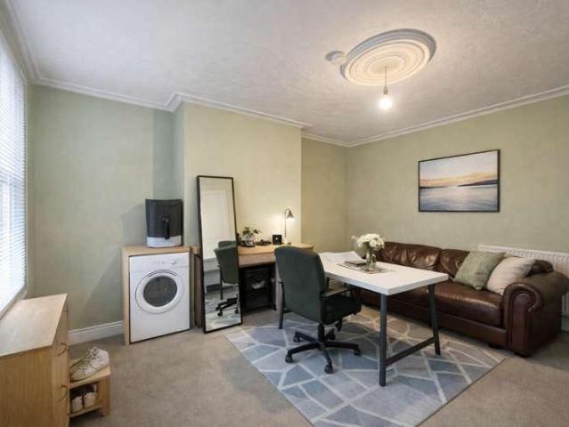House for sale in Armley, West Yorkshire