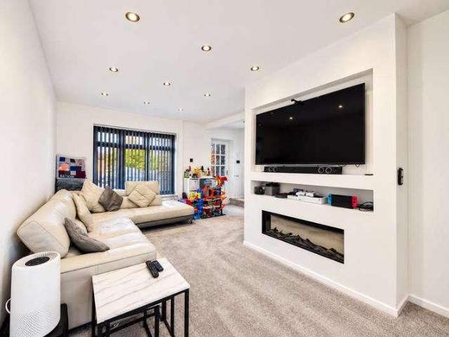 House for sale in Lightwater, Surrey Heath
