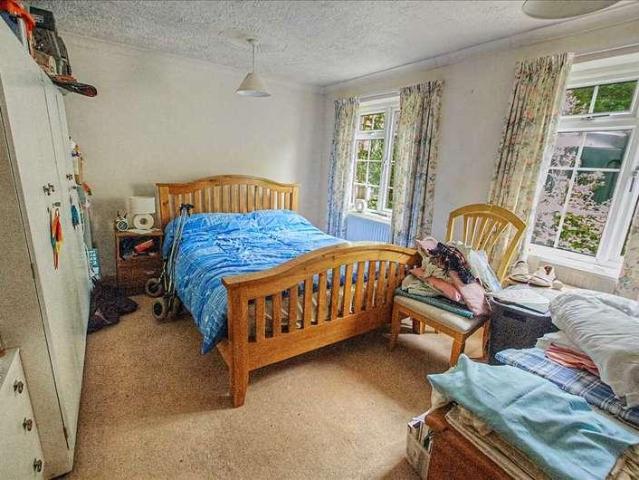 House for sale in Lamphey, East Trewent
