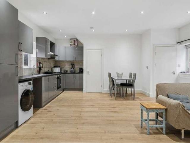 House for sale in Chalfont St. Peter, Denham