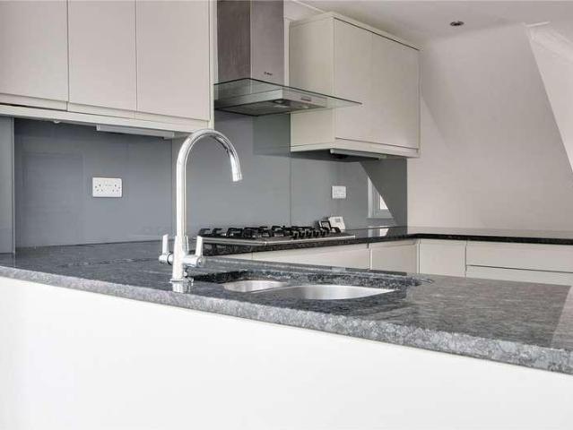 House for sale in Deer Park, Black Bourton