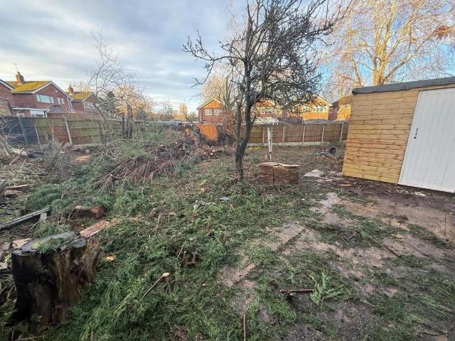 House for sale in Pensnett, West Midlands