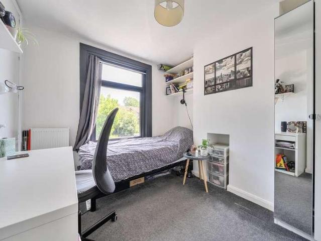 House for sale in The Butts, Kent