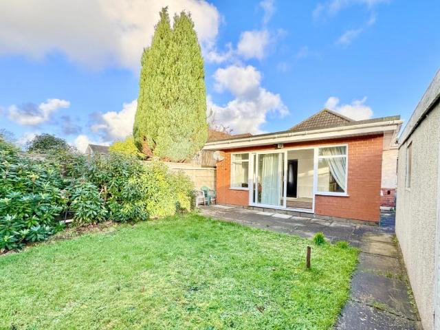 House for sale in Holdenhurst, Bournemouth