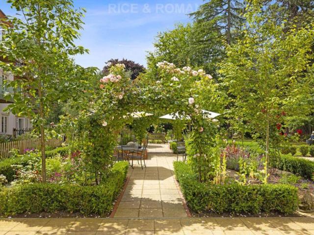 House for sale in Sunninghill and Ascot, Sunningdale