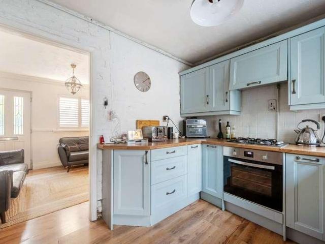 House for sale in Fole, Surrey