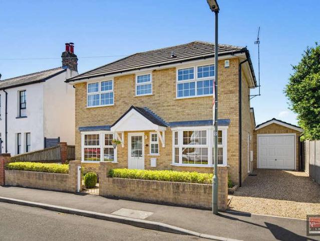 House for sale in Chattern Hill, Lower Halliford