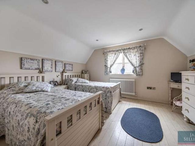 House for sale in Stanford On Avon, Leicestershire