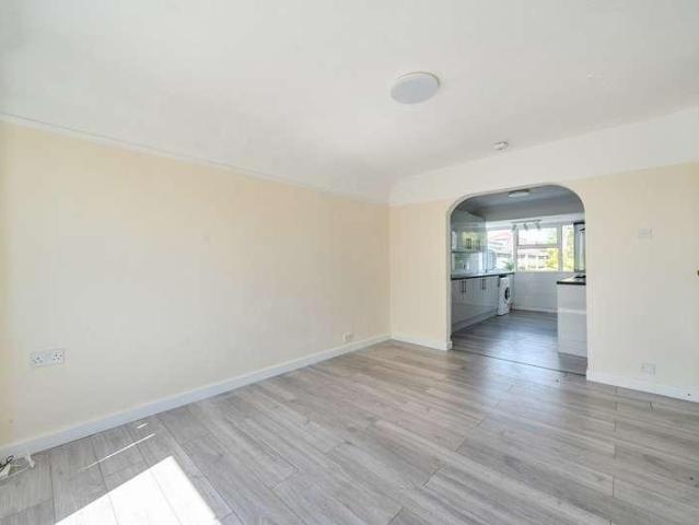 House for sale in Watford Rural, Batchworth