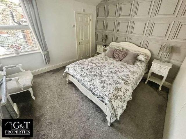 House for sale in Dixons Green, West Midlands