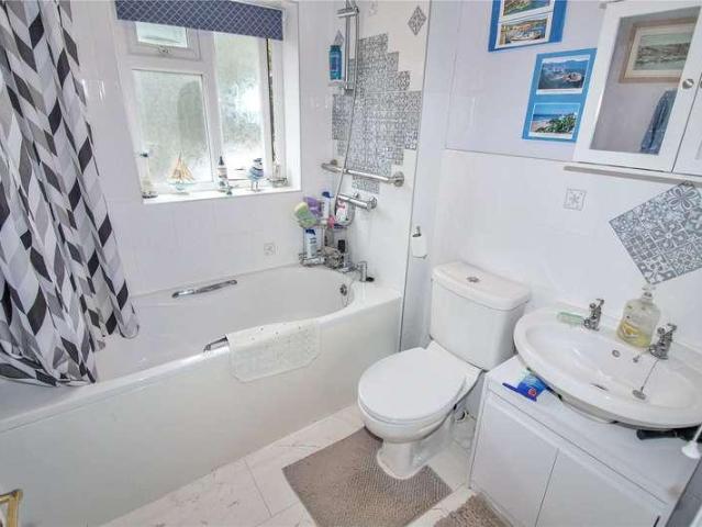 House for sale in Abbey Mead, Swindon