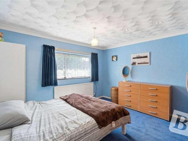 House for sale in Lee Chapel, Essex