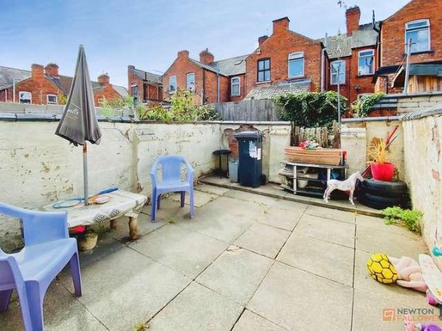 House for sale in Westcotes, Leicester