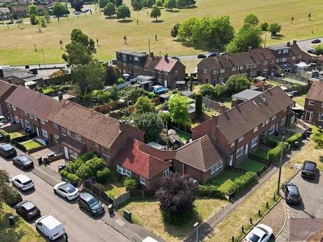 House for sale in Debden Green, Epping