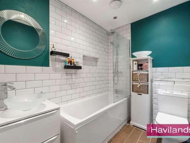 House for sale in Southgate, Greater London