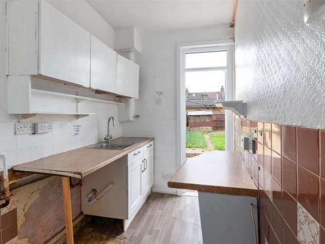 House for sale in London Borough of Merton, Raynes Park