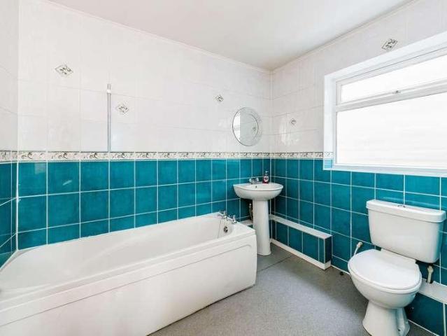 House for sale in Caldecott, Dromore