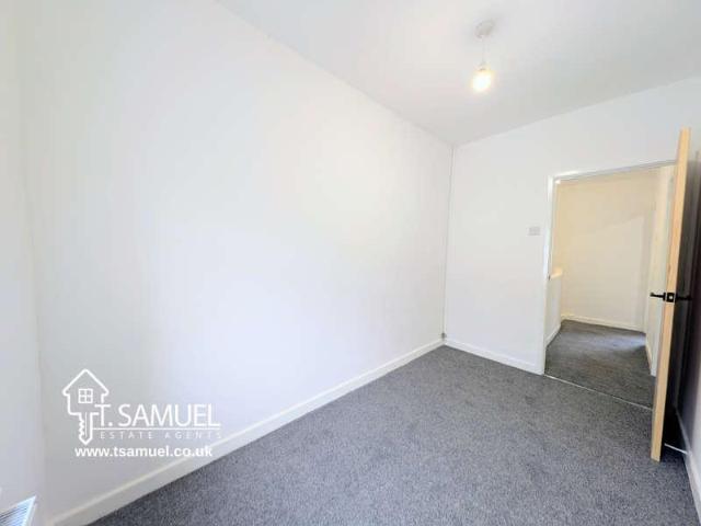 House for sale in Mountain Ash East, Miskin