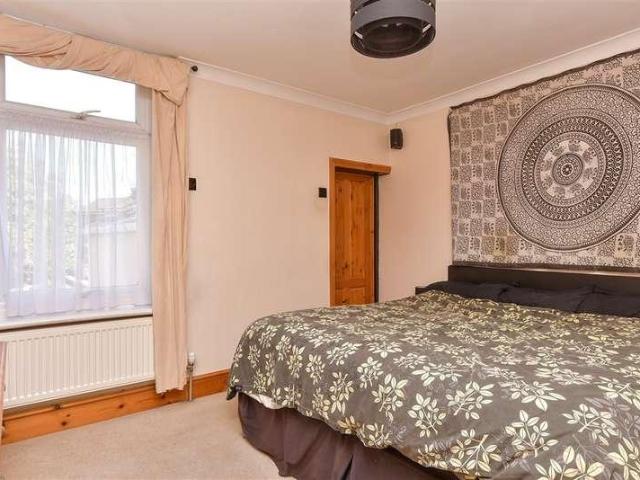 House for sale in Brompton, Gillingham
