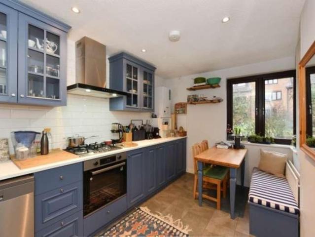 House for sale in London Yard, Isle Of Dogs