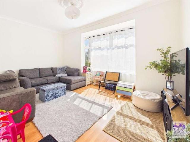 House for sale in Worcester Park Estate, Monks Orchard