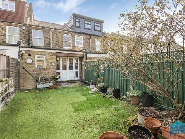 House for sale in Whetstone, Greater London