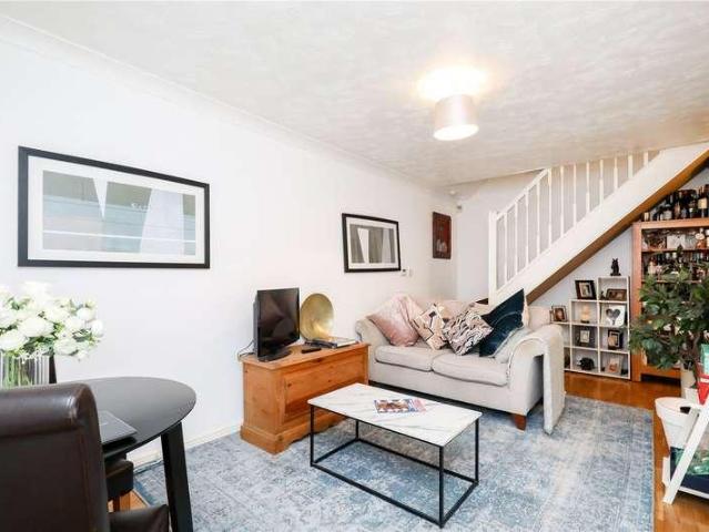 House for sale in London Borough of Ealing, Greater London