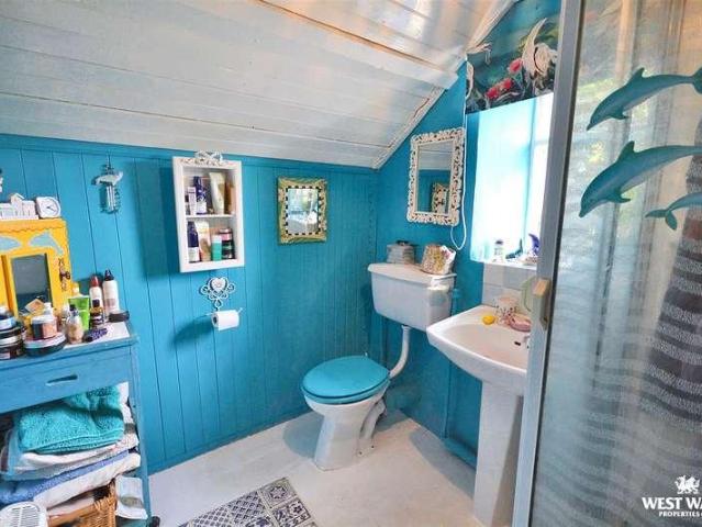 House for sale in Llwyndafydd, Wales