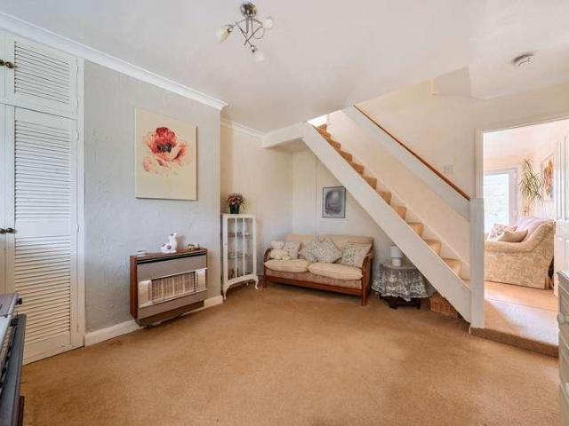 House for sale in Hillview, Surrey
