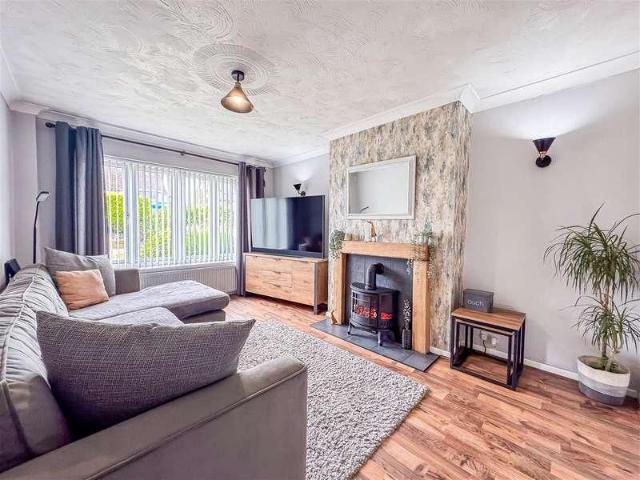 House for sale in Carlton, West Yorkshire