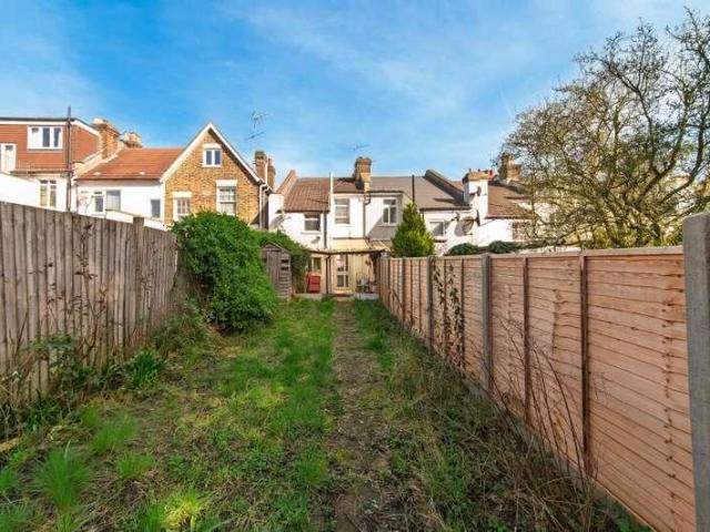 House for sale in Finchley, Greater London
