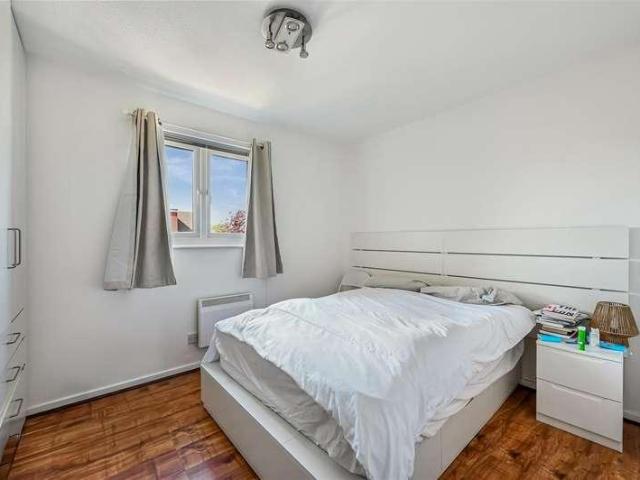 House for sale in London Borough of Merton, Collier's Wood
