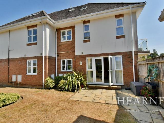 House for sale in Tricketts Cross, Ferndown