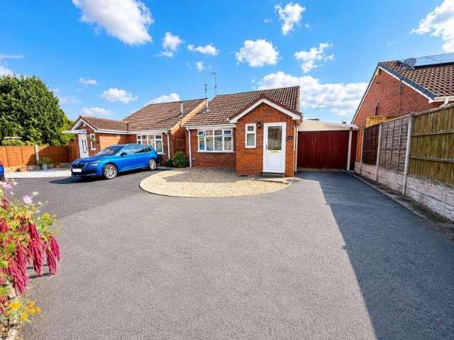 House for sale in Kingswinford, West Midlands