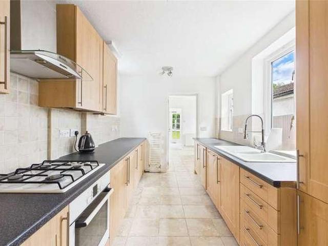 House for sale in Heol-las, Surrey
