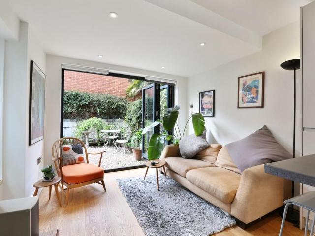 House for sale in Loughborough Junction, Greater London