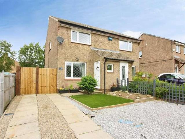 House for sale in Whinmoor, West Yorkshire