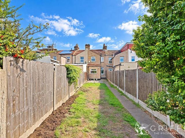 House for sale in South Stifford, Grays