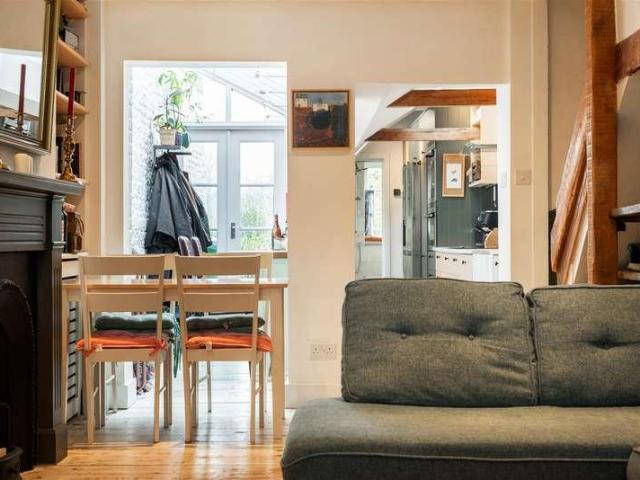House for sale in Arundel, Clapham