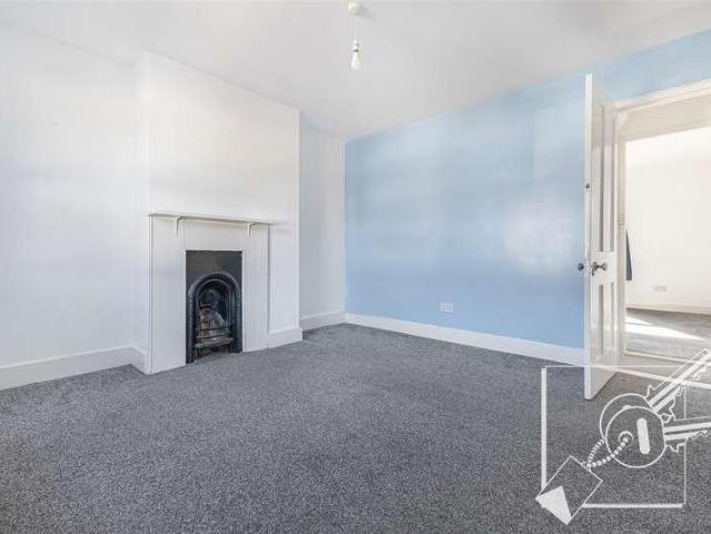 House for sale in Stone, Monks Orchard