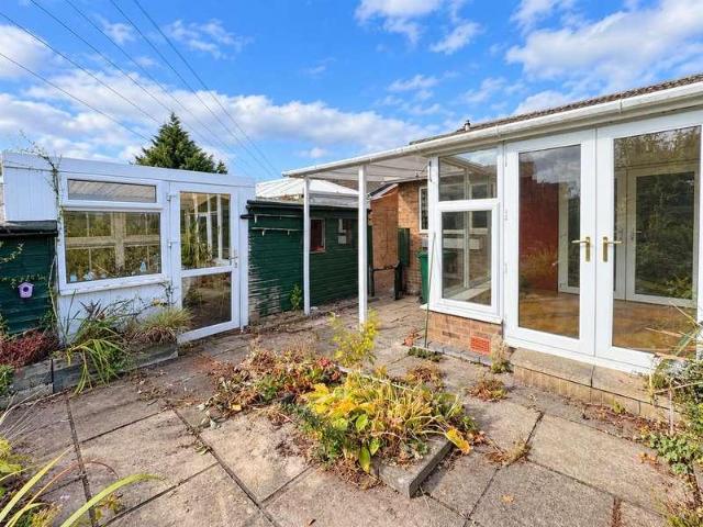 House for sale in Mapplewell, South Yorkshire
