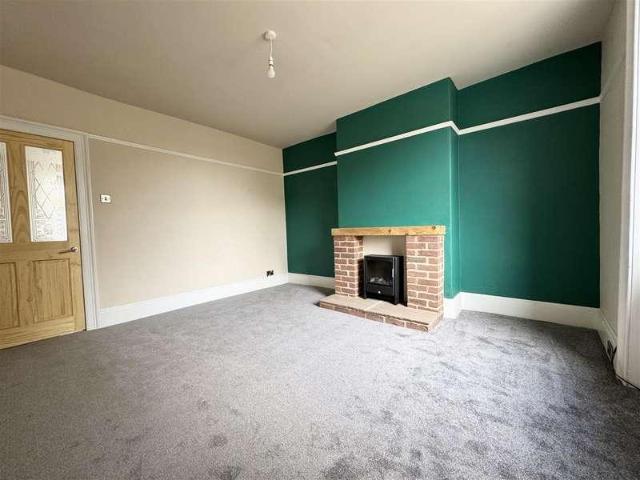 House for sale in Huddersfield, Skelmanthorpe