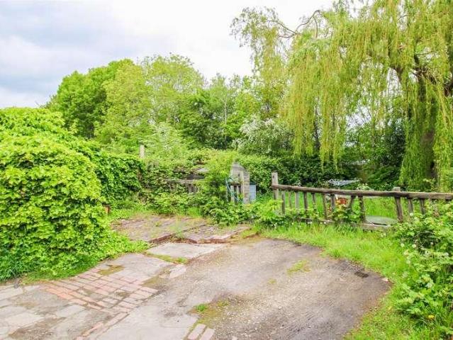 House for sale in Ossett, West Yorkshire