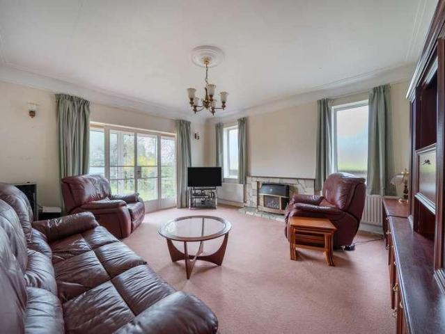 House for sale in Denham, Gerrards Cross and Chalfonts Community Board, Denham Green